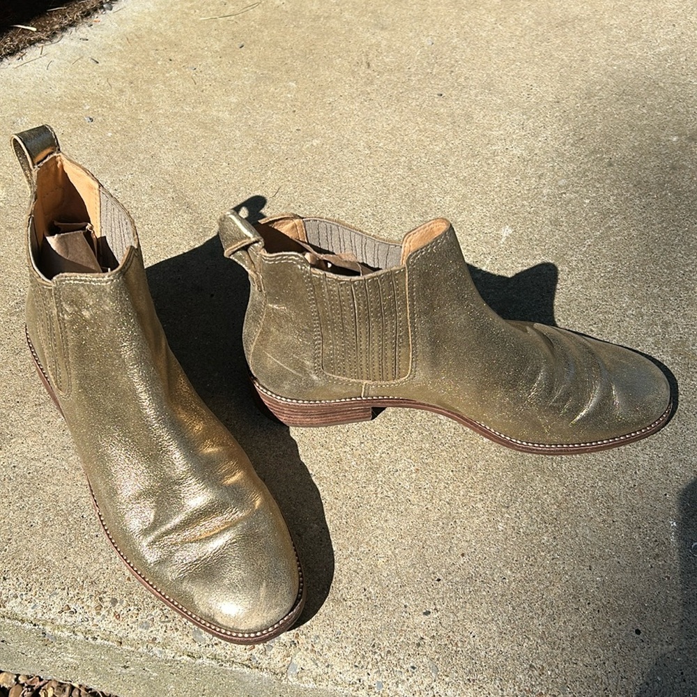 Madewell Metallic Gold Chelsea ankle boots, size 8.5